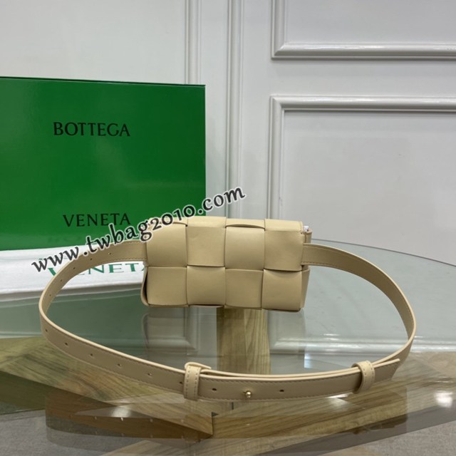 Bottega veneta高端女包 KF0015燕麥色 寶緹嘉CAEESTTE腰包 BV經典款手工編織手包腰包胸包斜挎包  gxz1208